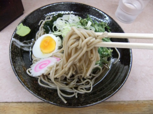 千住橋戸町・そば信の冷やし天ぷらそば２(春菊天)20120717.JPG