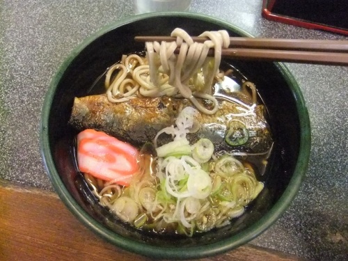 加賀白山そば金沢駅待合室近く店舗＠JR金沢駅のにしんそば２