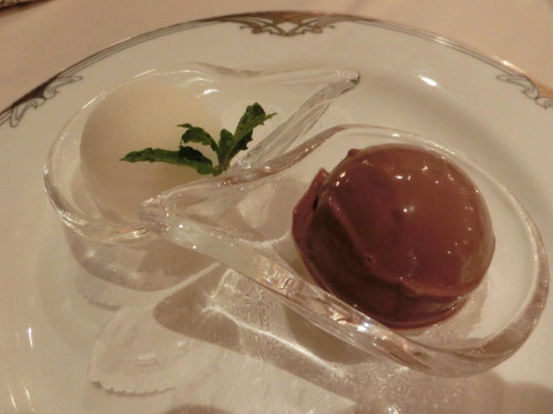 ラ・ベル・エポック　白桃シャーベット＆チョコレートアイス.jpg