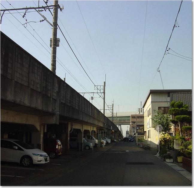 26小牧線の横を.JPG