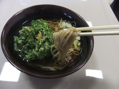 かしわや三軒茶屋店の春菊天そば２20121102.JPG