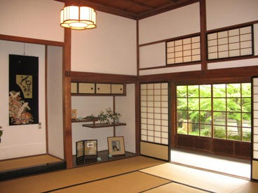 2 白いお花のある部屋.jpg