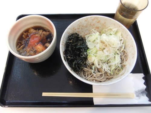 あずみ野＠羽田空港の牛肉とトマトのつけそば１