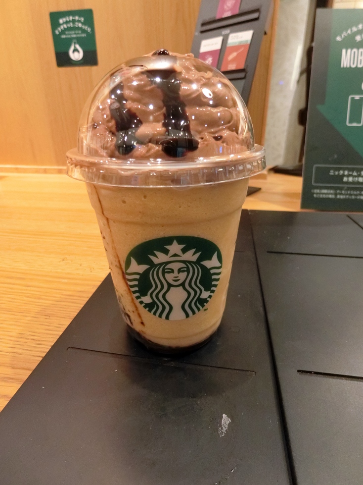 ＳＴＡＲＢＡＣＫＳ　ＣＯＦＦＥＥ　ブロンド ショコラ シンフォニー フラペチーノ.JPG