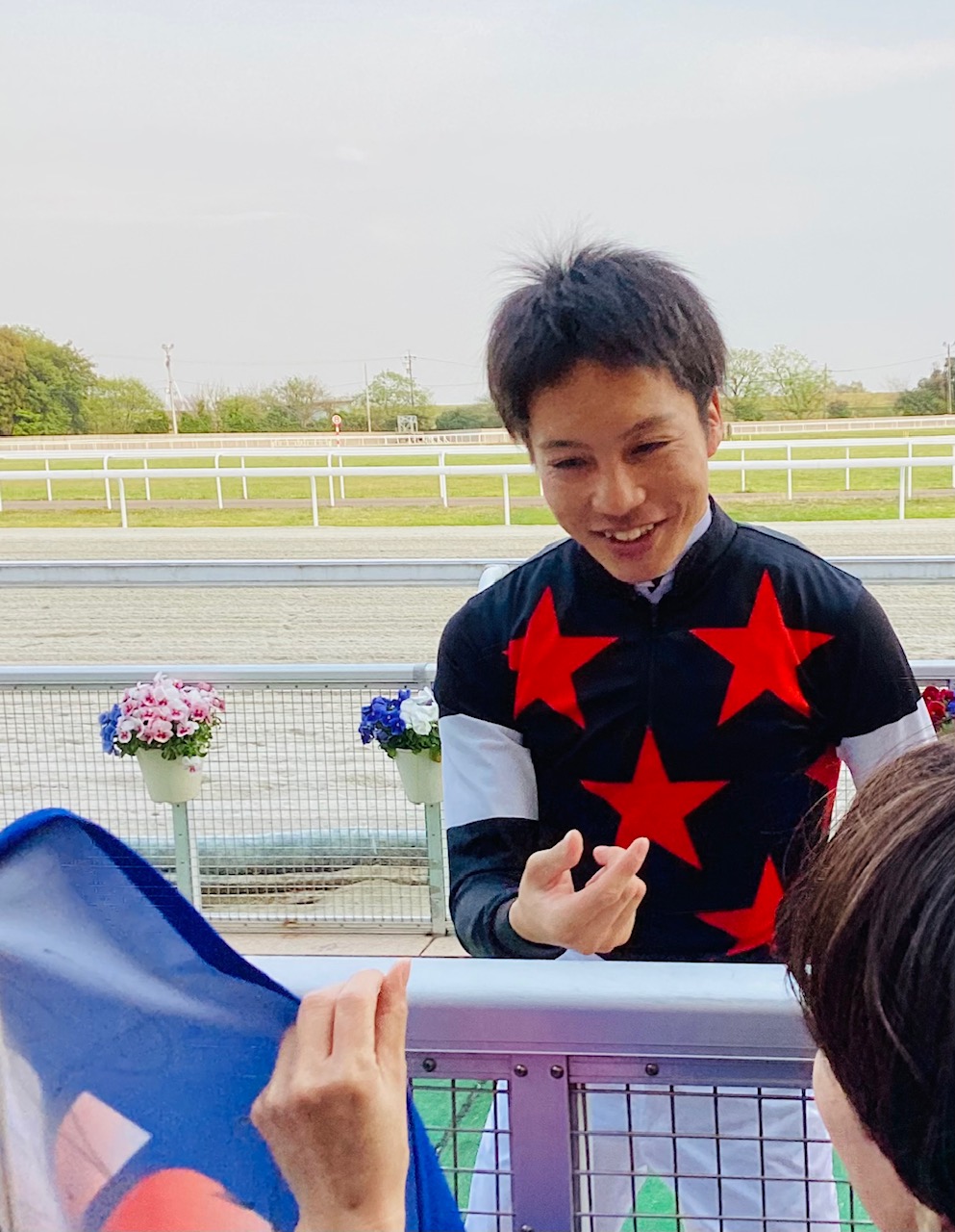 飛山濃水杯２５黒ゆりｂ.jpg
