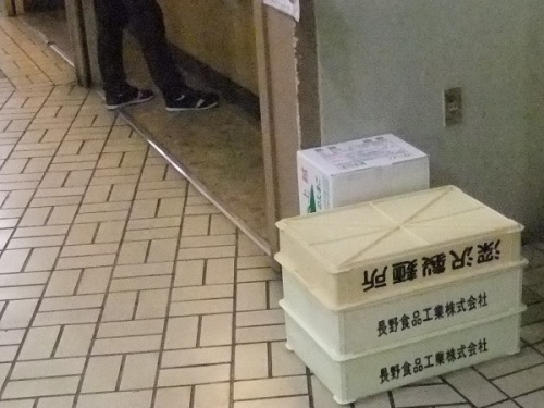 しなの＠ながでん長野駅の麺箱20120908.JPG
