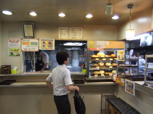 えきめんや＠京急品川駅の店内20130627.JPG