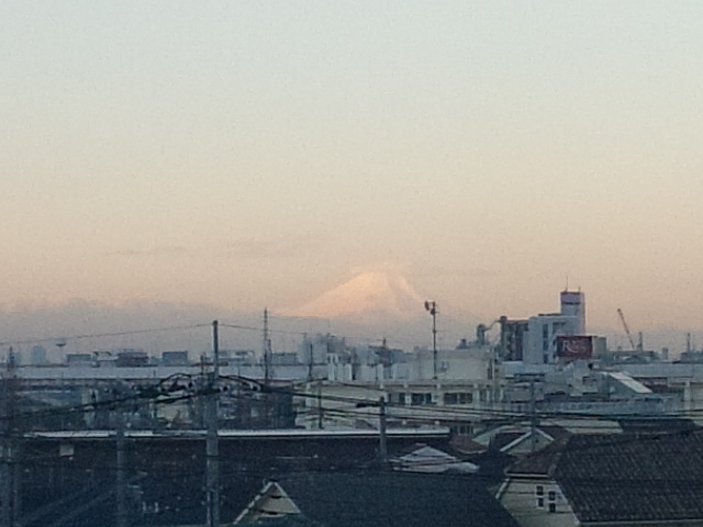 １２月１６日は富士山に笠雲？