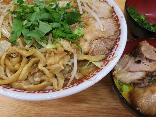 20160423_ラーメン二郎環七新代田_小豚ラーメン麺状況1.JPG