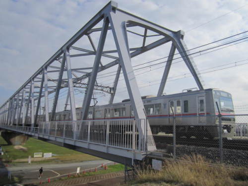 江戸川を渡る3000形