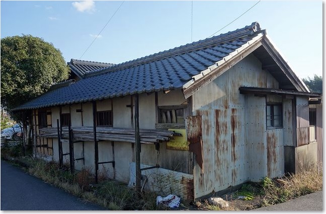 59シャビーな小屋