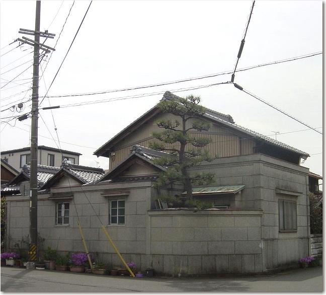 27変わったお屋敷