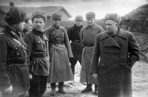 1942-43%20Stalingrad%20Khrushchev-2.jpg