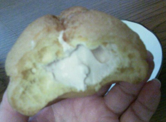 苺レアチーズのシュークリーム２.JPG