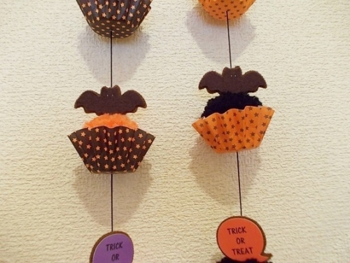 ポンポンカップケーキの縦型ガーランド