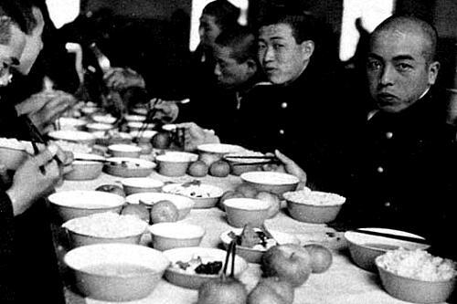 Kjclub 1945 太平洋戦争当時日本軍食事は直接作って食べたの