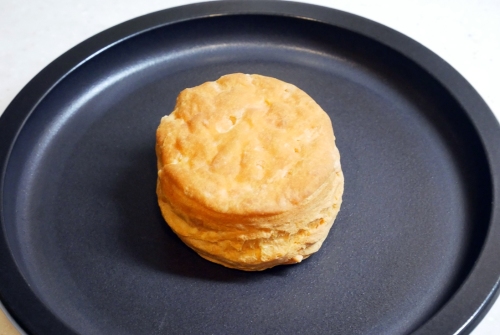 ケンタッキー・フライド・チキン　プレミアムチーズビスケット.JPG