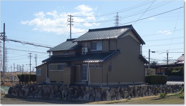 94石垣を積んだ家