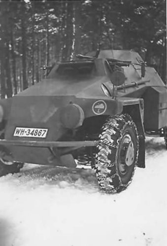 SdKfz_221_leichter_panzerspahwagen_4x4.jpg