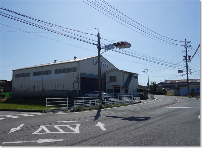 139ここを緩やかに左にカーブして