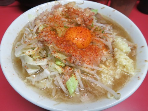 20131113_ラーメン二郎桜台駅前店小ラーメンに生たまご（卵黄）fTweb.JPG