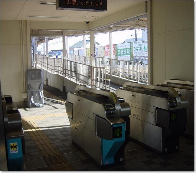 25改札口.JPG