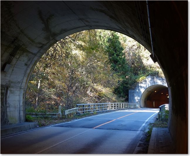 24トンネルの先にトンネル