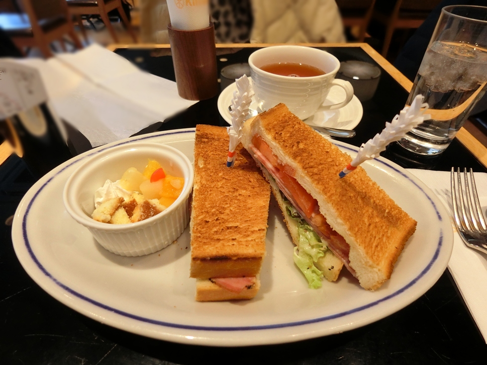 カフェ木村屋　ポークパストラミと野菜のサンドウィッチ.JPG