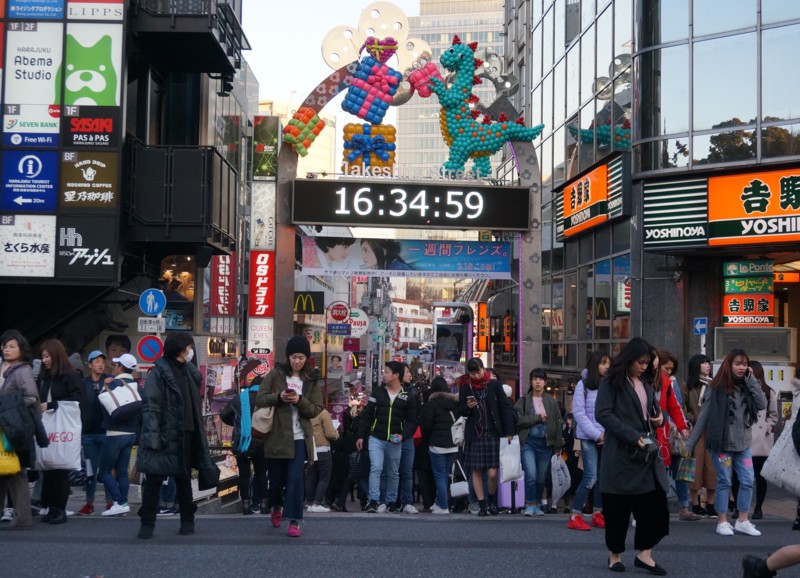 １．原宿竹下通り入口-19D 1702qt.jpg