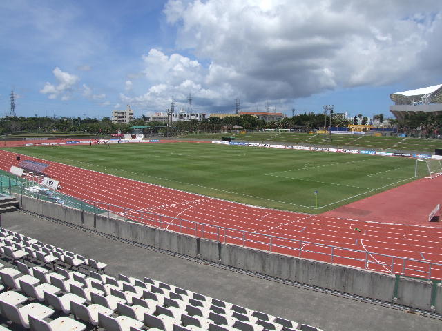 2013_0706沖縄市陸上競技場0002.JPG