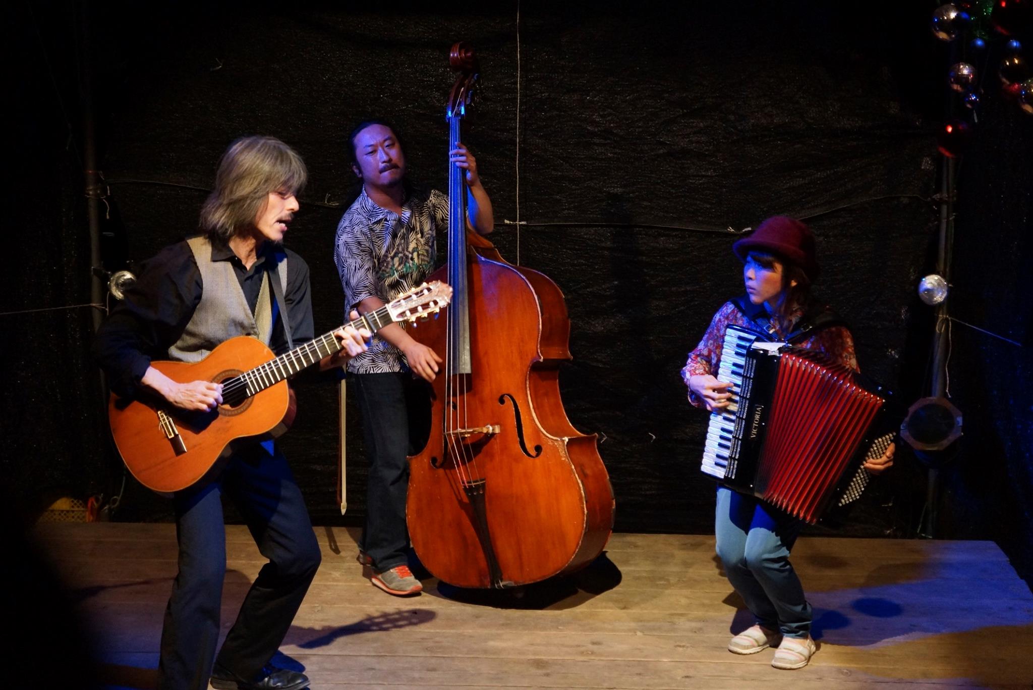 TRIO LA STRADA.jpg