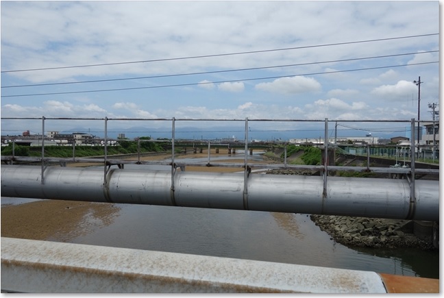 65右側です、関西線の鉄橋が見えます