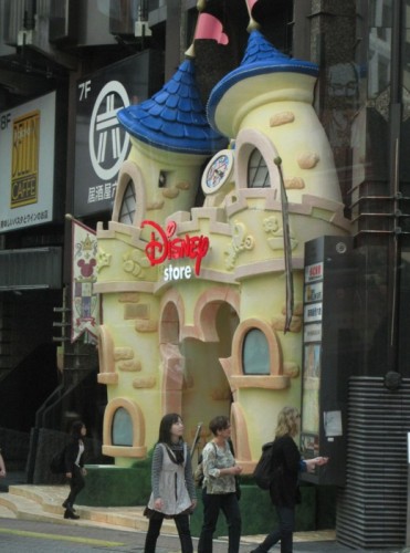 ２．Disney Store-02D 0910qt.jpg