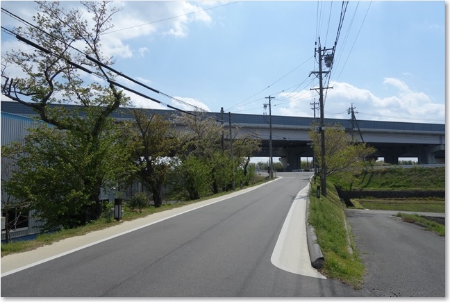 48湾岸自動車道を・・・