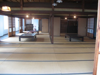 1 旧秋田ビルの中.jpg