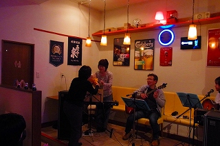 同僚のフォークライブへ 021.jpg
