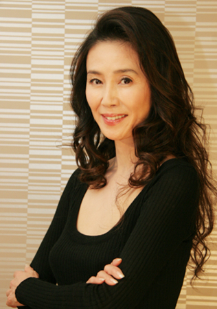 萬田久子
