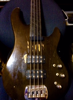 G & L BASS L2000.JPG