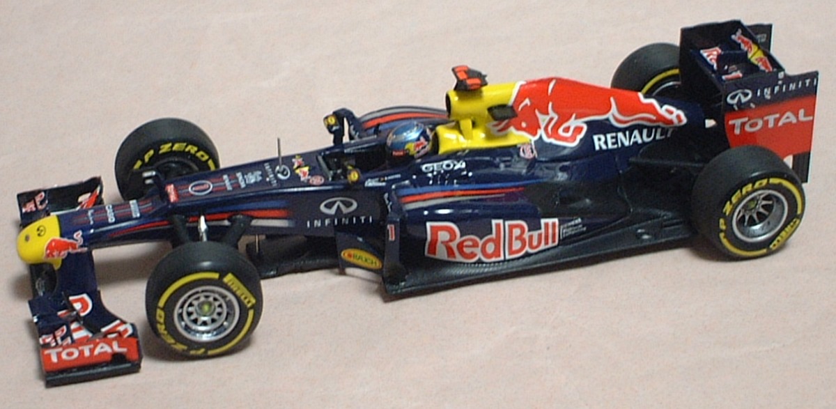 レッドブルRB8ルノー.JPG