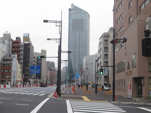 20150303_ラーメン二郎 新橋店_道.JPG