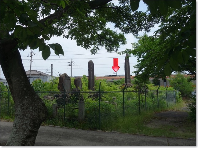 38すぐ隣は関西本線ですR