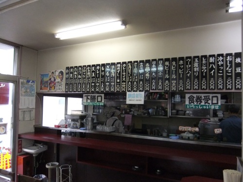 笠置そば北赤羽店の店内