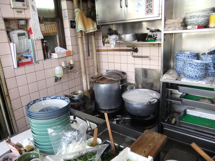 深大寺そば_まるよ＠築地場外の店内２20121004.JPG