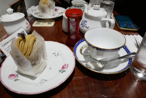 カフェ ド 銀座みゆき館　和栗のモンブラン＆カモミール.JPG