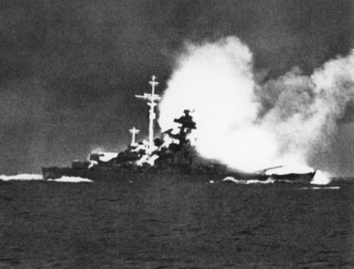 39_bismarck_firing.jpg