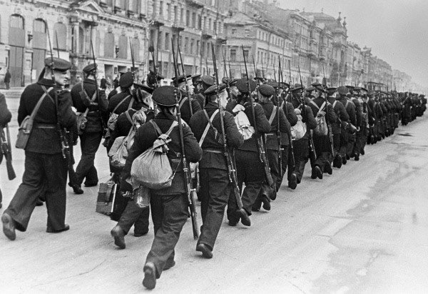 sailors-going-to-the-front-1941.jpg