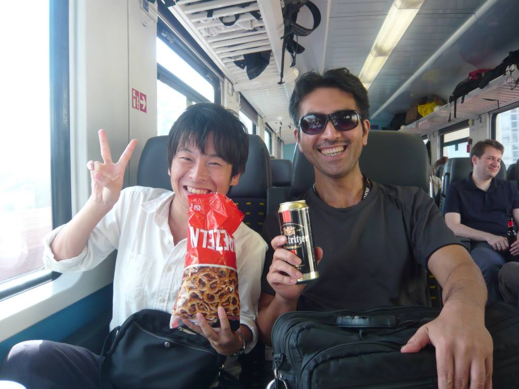 水より安いドイツビール。最初の1本はEC車内で飲む。