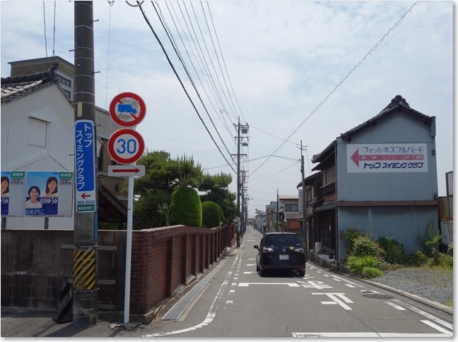 53こんな路地を・・・