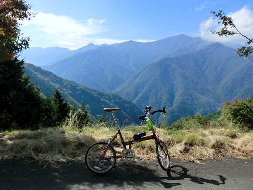 大血川林道から白石山