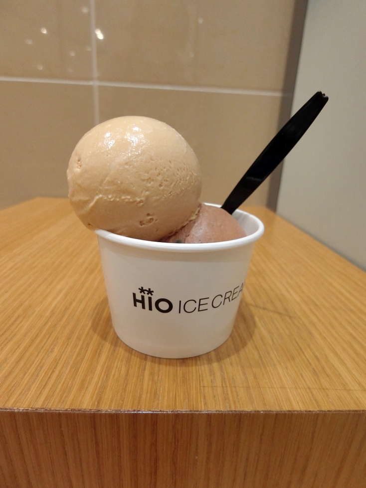 HiO ICE CREAM　塩キャラメル・パッションフルーツチョコレート.JPG